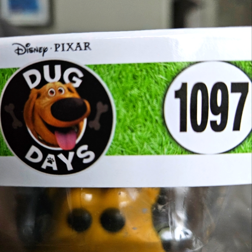 FUNKO POP! Disney DUG DAYS Funko Exclusive Dug With Headphones #1097